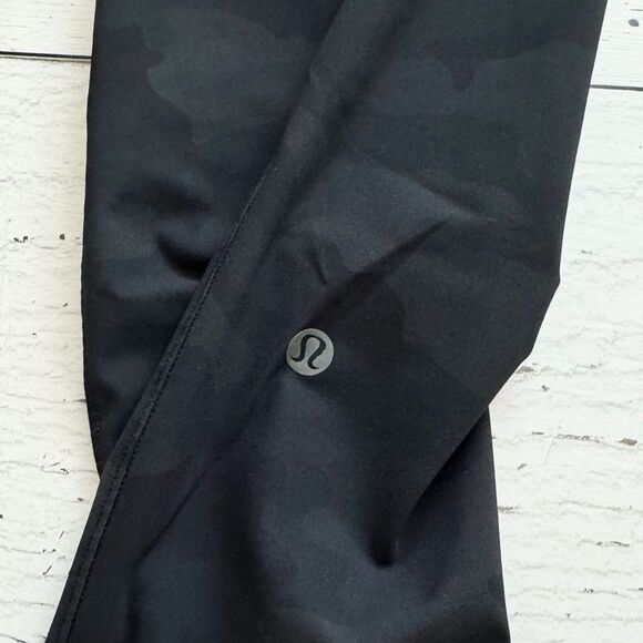 Lululemon - Men’s Black Camo Surge Pants - Picture 7 of 8
